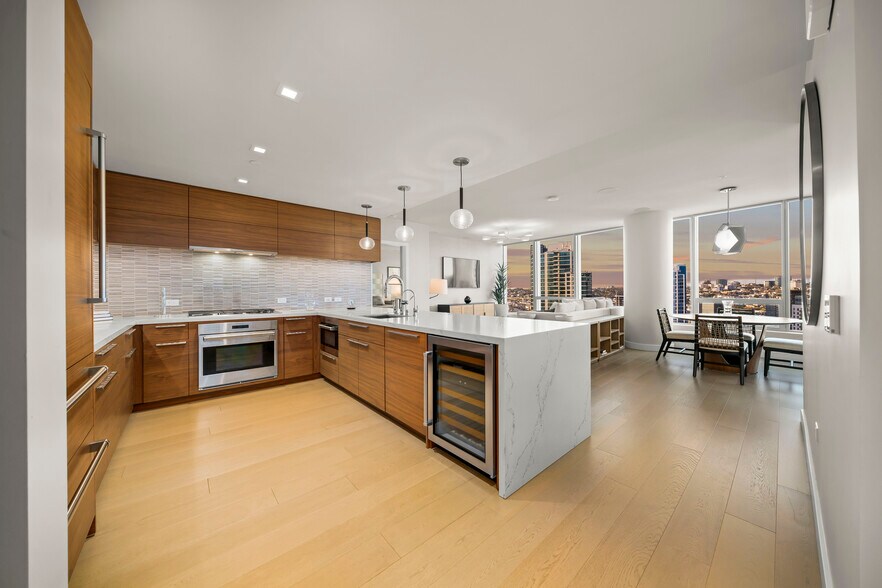 Building Photo - 888 W E St