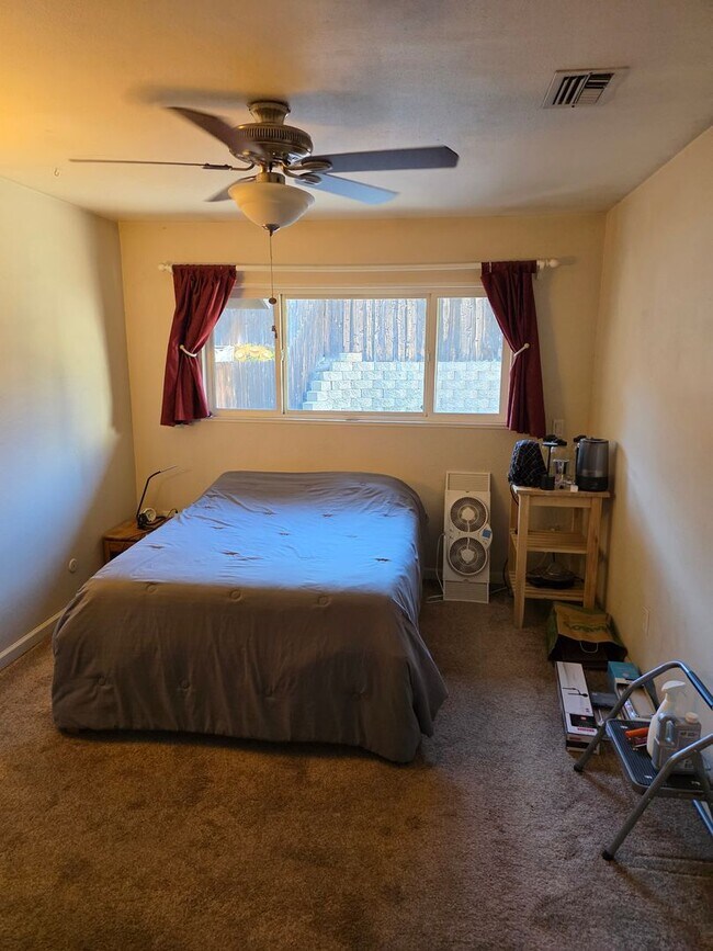 Building Photo - Quiet 3 bedroom 2 bath home in Poway in cul-de-sac in Poway school district