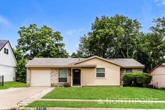 Building Photo - 3 BR/2BA | Newly Renovated Single Family Home | 1-Car Covered Parking | Gated backyard !