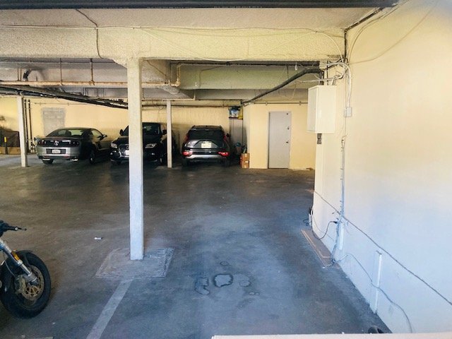 Building Photo - 2135 Ivar Ave