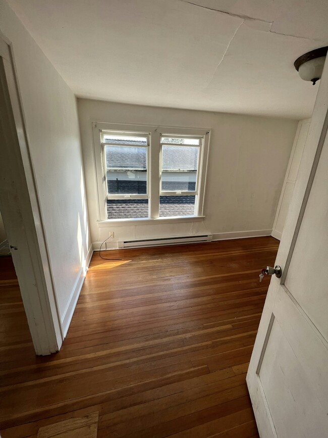 Building Photo - 4020 2nd Ave NE