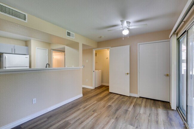 Building Photo - 2300 E Silverado Ranch Blvd