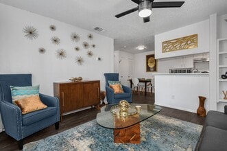 Building Photo - Westlake Villas