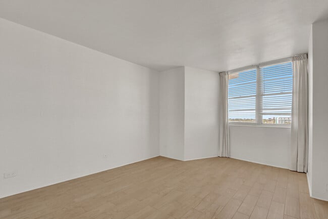 Building Photo - 2800 N Flagler Dr