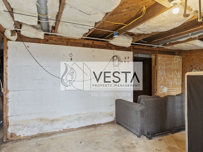 Building Photo - 118 Pine Hill Dr