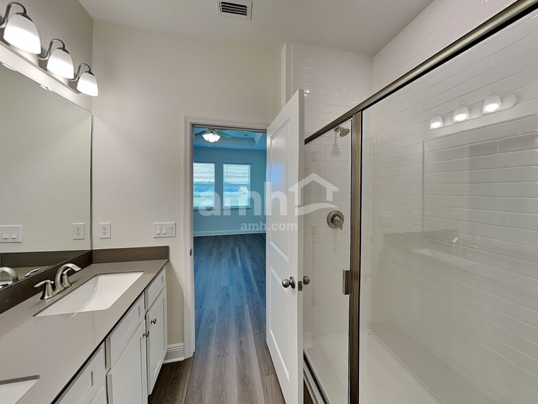 Building Photo - 1095 Heavenly Dr