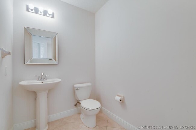 Building Photo - 4644 Cadiz Cir