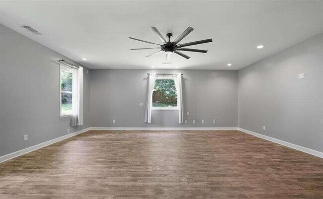 Building Photo - 3520 Mystic Dr