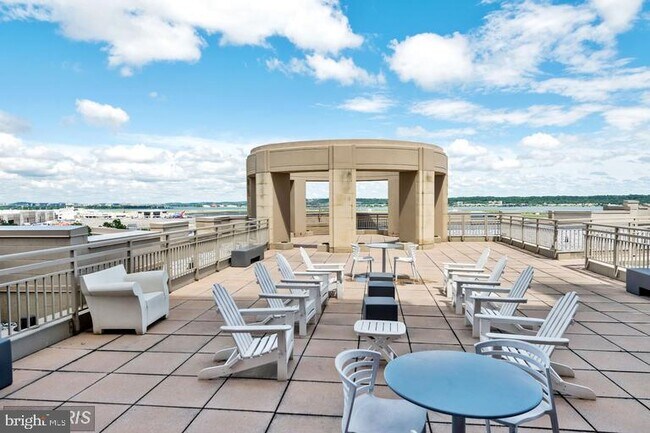 Building Photo - 3600 S Glebe Rd