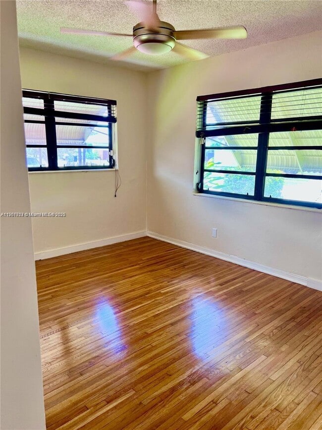 Building Photo - 8431 SW 28th St