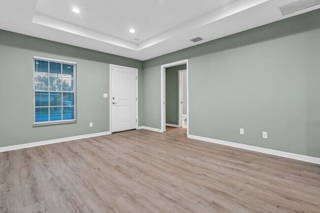 Building Photo - Charming Bungalow Across from Love Park – ...
