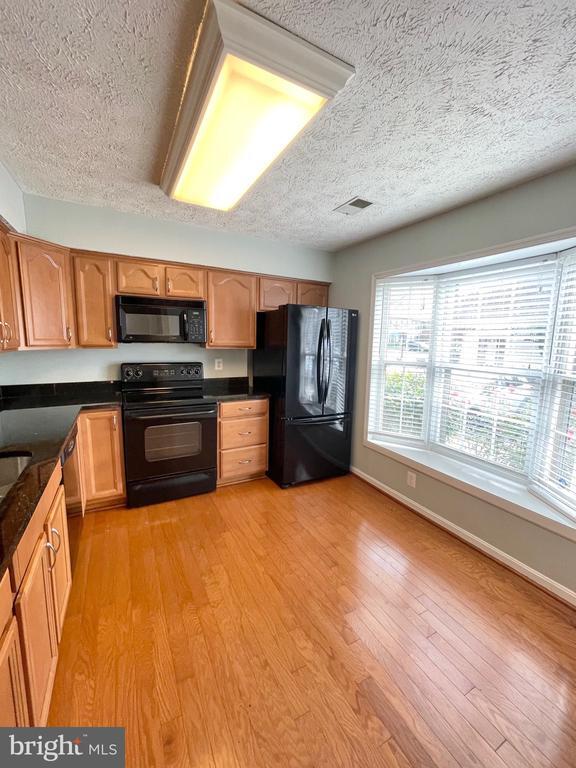 Building Photo - 5737 Independence Cir