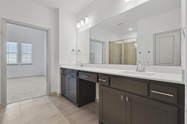 Building Photo - 517 Parkside Dr