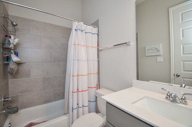 Building Photo - 30247 Gold Finch Pl