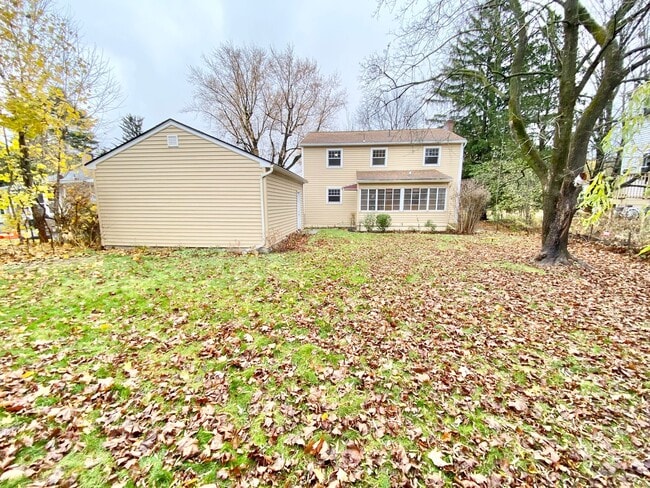 Building Photo - 4 Bedroom Home in Burlington VT Available NOW!