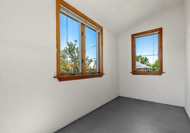 Building Photo - 39 Medford St