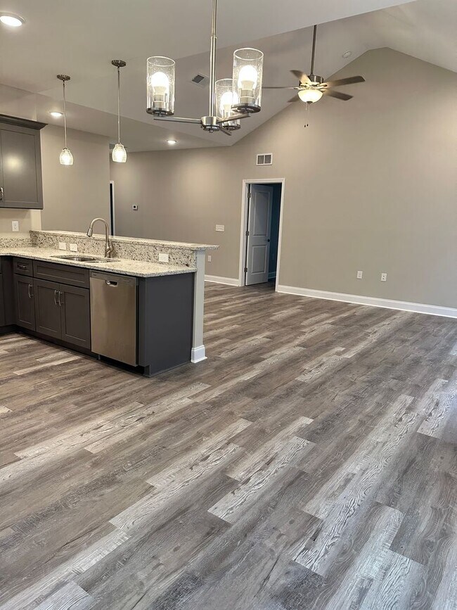 Building Photo - 2760 Cedrus Ave