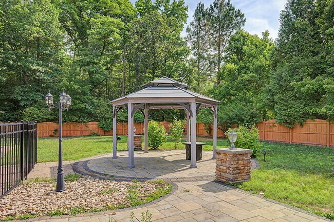 Building Photo - Luxury 5 Bedroom Home with Private Pool in Glen Allen – $4,500/mo