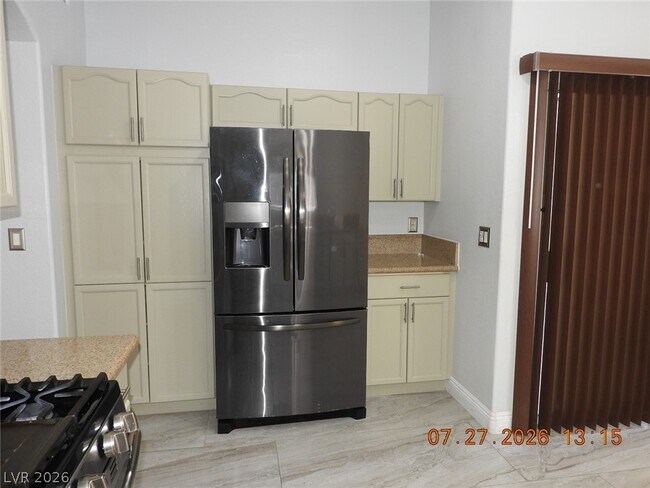 Building Photo - 4533 Chestnut Blaze