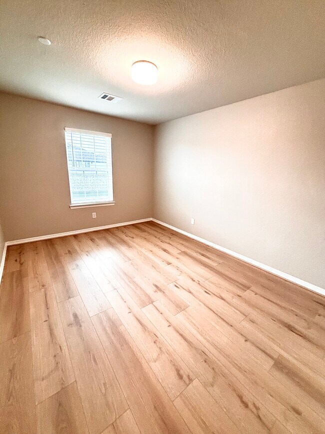 Building Photo - 2830 Scanlan Mdw