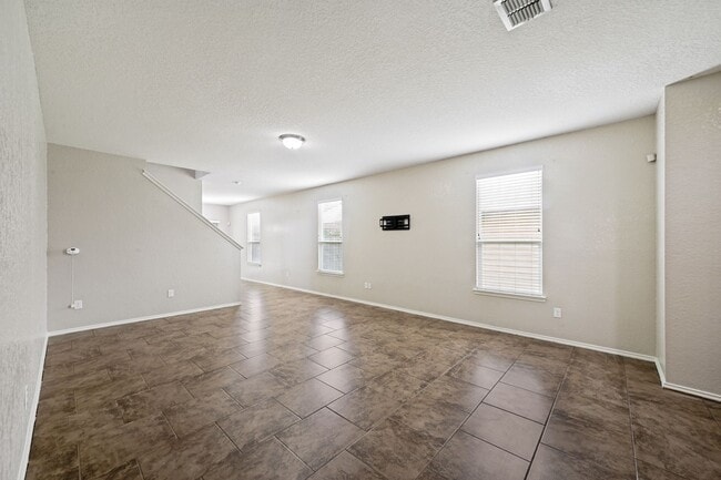 Building Photo - BEAUTIFUL 4-BEDROOM HOME IN VILLA DEL SOL
