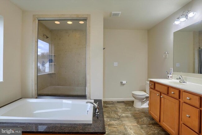 Building Photo - 158 McIntosh Ln