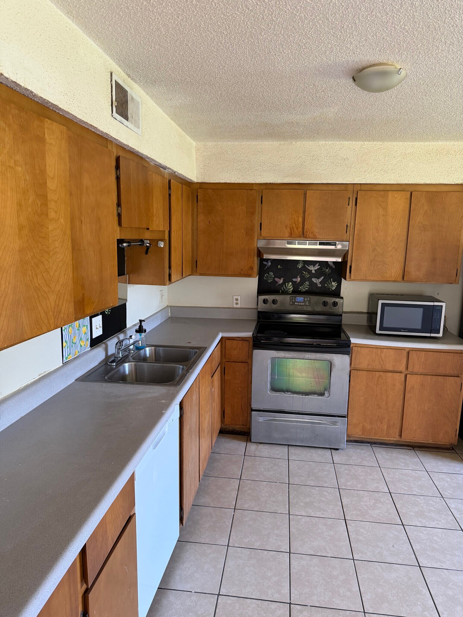 Building Photo - 51 Arkwright Ln