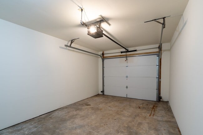 Building Photo - 3515-3517 Prescott Dr.