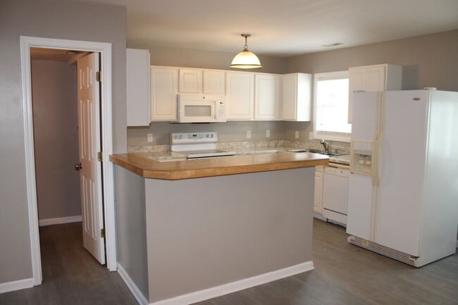 Building Photo - Modern Townhome in Havelock