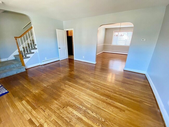 Building Photo - Charming 3 Bedroom/2 Bathroom Townhome with In-Unit Laundry in Ramblewood, MD!