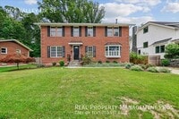 Building Photo - 609 Valley Dr SE