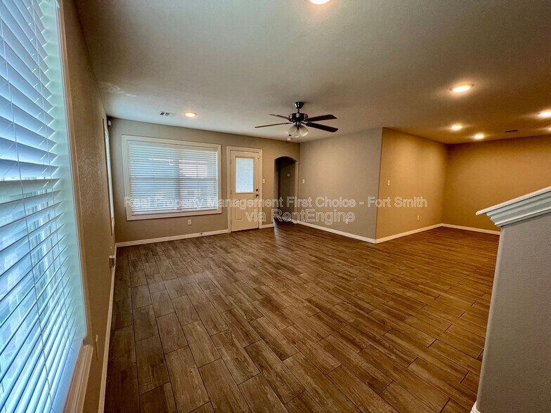 Building Photo - 6623 Leightyn Ln