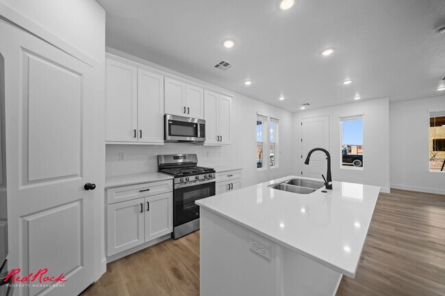 Building Photo - Live Where Every Day Feels Like a Getaway at Desert Color!