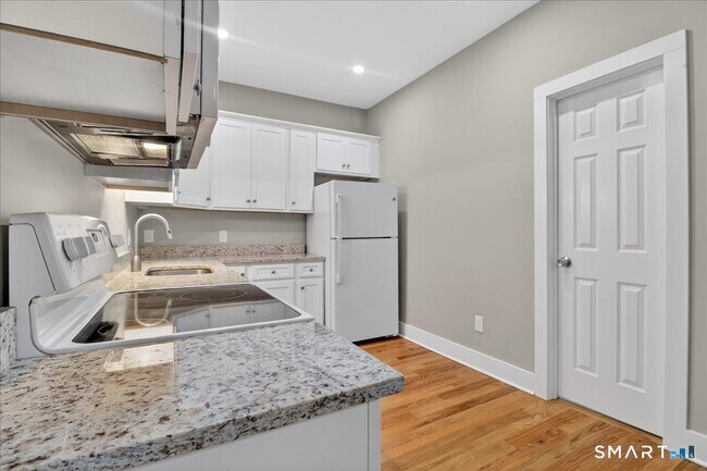 Building Photo - 23 S Main St