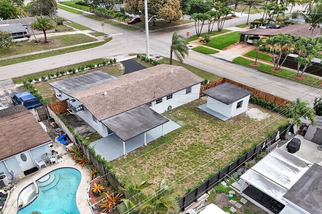 Building Photo - 4BR Corner Home (4th from FL Room) | No HOA | Large Fenced Yard | Move-In Ready