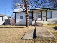 Building Photo - 720 W Avenue B