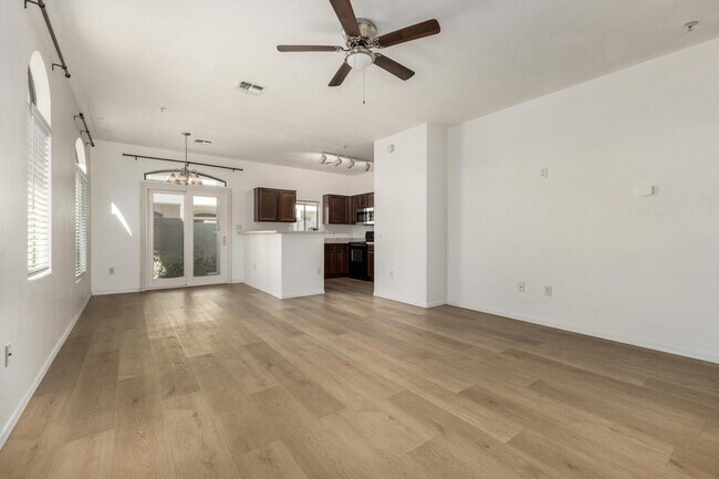 Building Photo - 2150 E Bell Rd