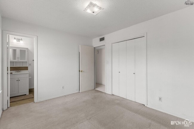 Building Photo - 212 Dirks Dr