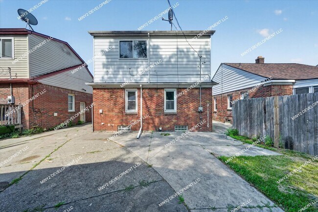 Building Photo - 16836 Rutherford St