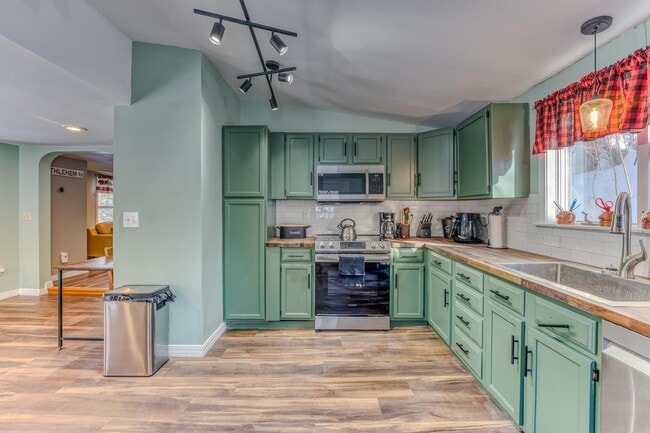 Building Photo - 28 Jodo Way