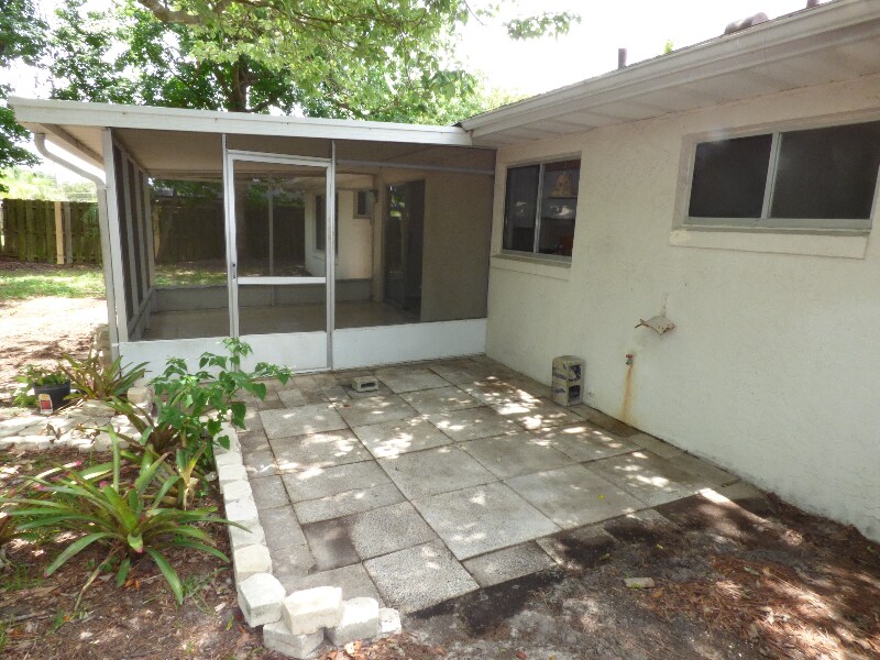 Building Photo - 795 Sweetbrier Dr