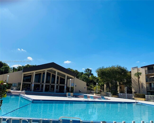 Building Photo - 14501 N Kendall Dr