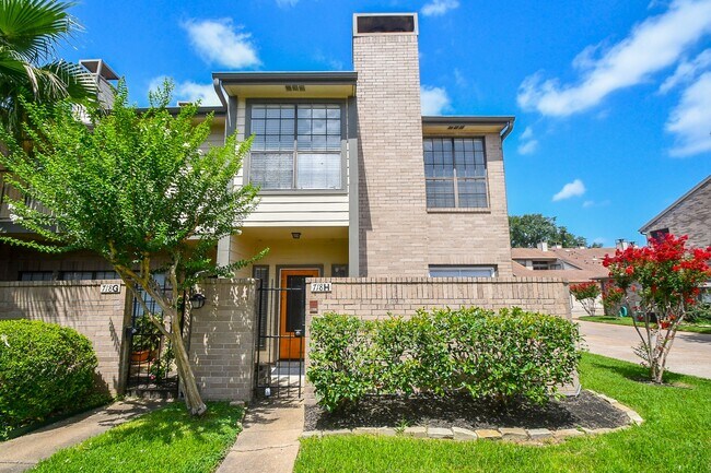 Primary Photo - 718 Country Pl Dr