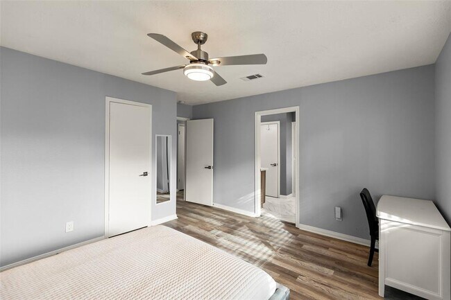 Building Photo - 12423 Honeywood Trail