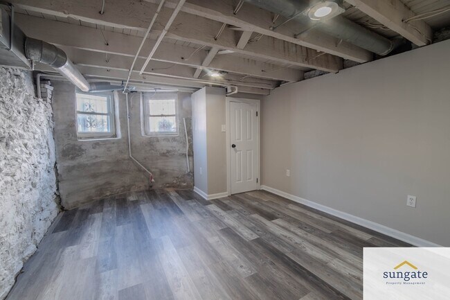 Building Photo - 3507 Elm Ave