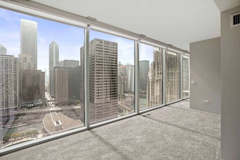 Building Photo - 210 E Illinois St