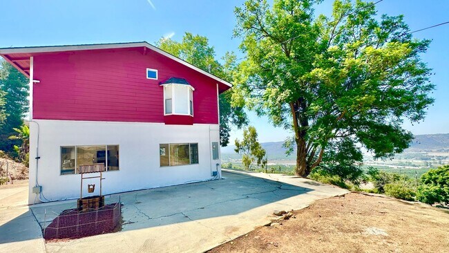 Building Photo - Nicely Updated Country Two-Story Home in t...