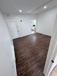 Building Photo - Inspected and Approved 3 Bedroom 1 Bath w PARKING & Appliances