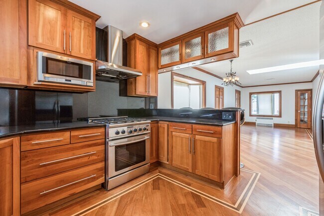 Building Photo - 34 Glenview Terrace