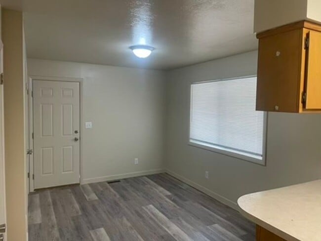 Building Photo - 3 bedroom, 2 bath Single Family Home, Vernal